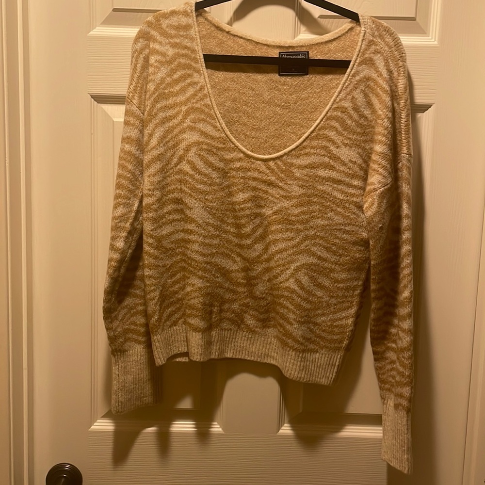 Abercrombie Soft Zebra Print Sweater. Nwot - image 1